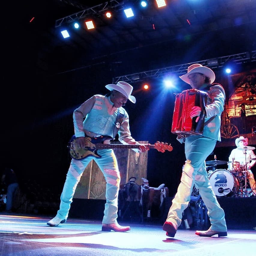 Bronco en concierto por Estados Unidos
