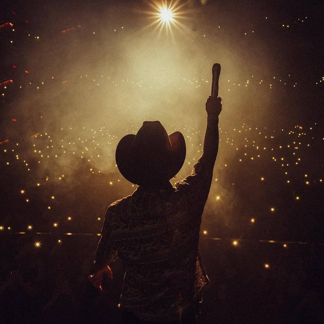 Christian Nodal presumirá a sus fans los nuevos temas de su EP, "AYAYAY!", el 8 de octubre.