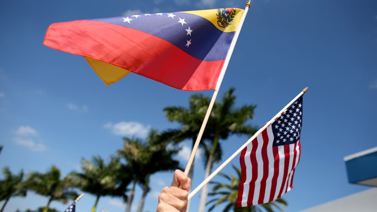 Gobierno pide a la Corte Suprema acabar con el TPS de 350,000 venezolanos: ¿qué pueden hacer?