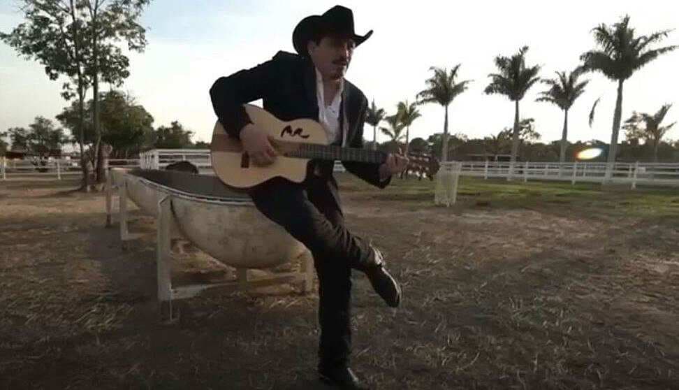 José Manuel Figueroa: todo sobre la polémica con la canción 'Fruta Prohibida'