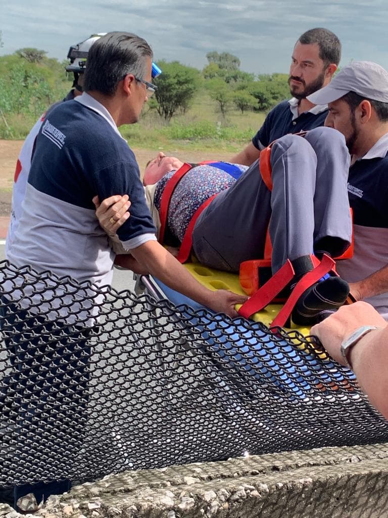 El percance sucedió en la mañana del 8 de agosto, en la carretera Arco Norte, en Tula, que va a la Ciudad de México, cuando Lizárraga, quien llevaba más de dos horas varado en la carretera, decidió bajar del autobús donde viajaba.