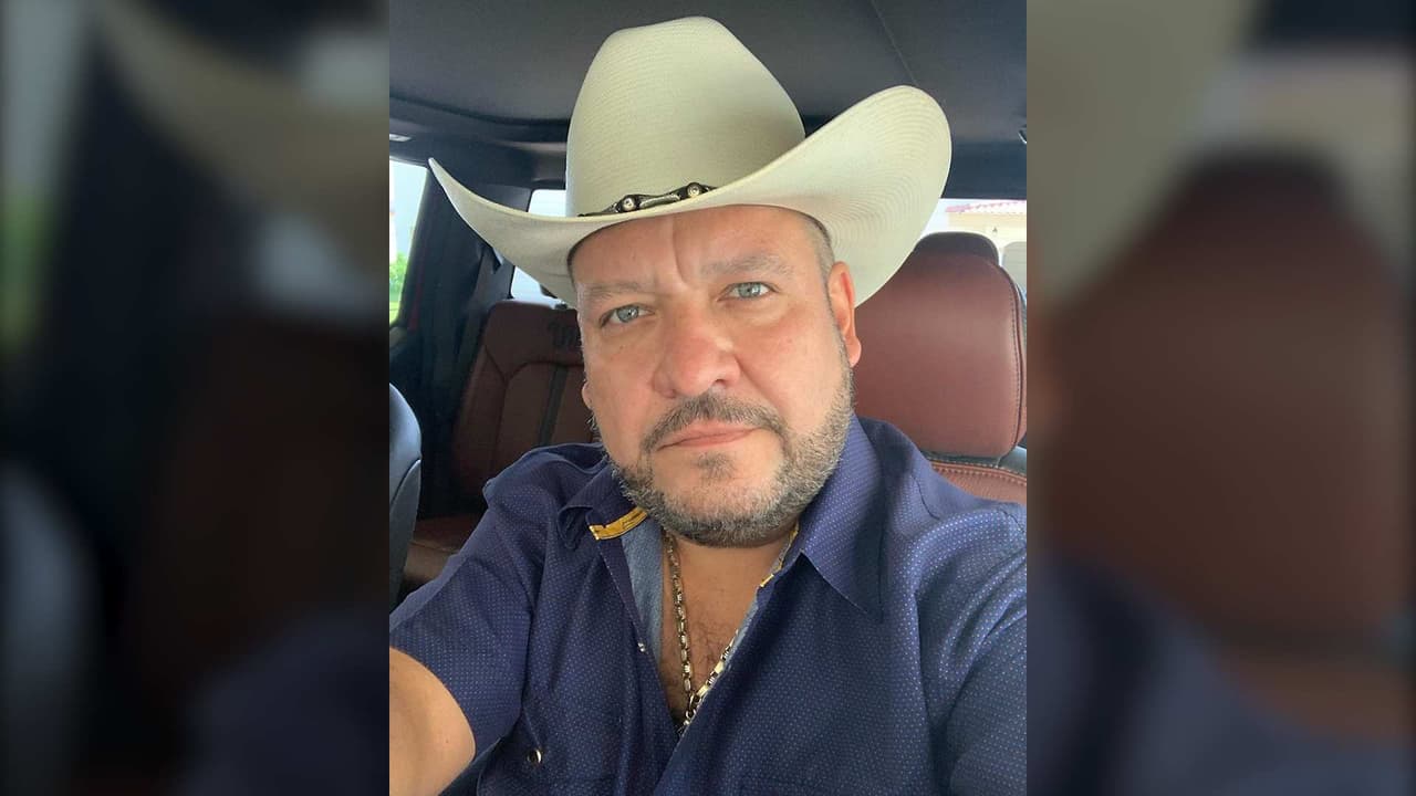 Beto Zapata, de Grupo Pesado, reta con trabalenguas a sus colegas y seguidores