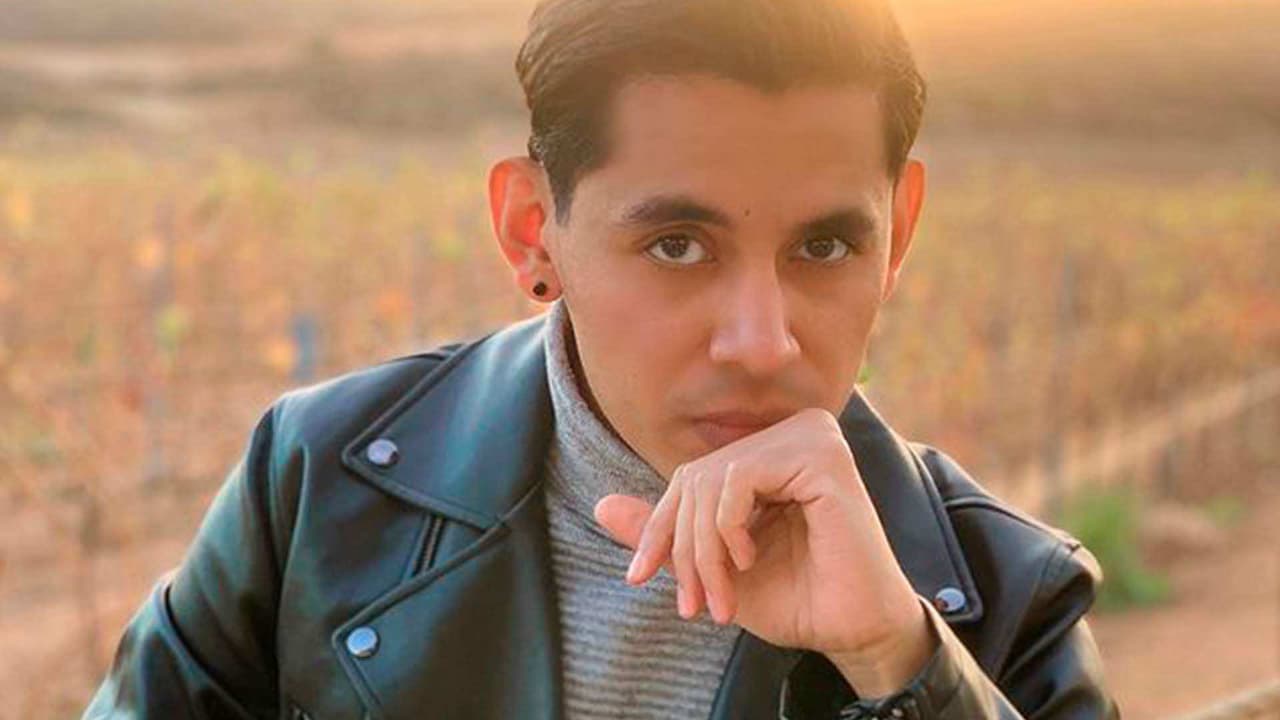 Jhonny Caz, de Grupo Firme, cuenta cómo presentó a su novio con su familia