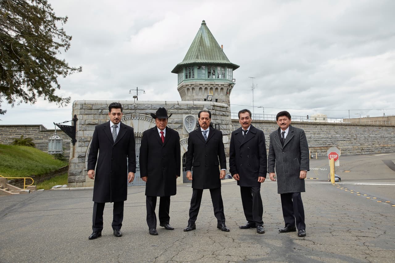 Los Tigres del Norte sorprendieron a todos con su nuevo éxito “La Prisión De Folsom (Folsom Prison Blues)”, canción que fue interpretada totalmente en vivo desde la prisión estadounidense y que dejó varios datos curiosos.
<br>
<br>Este éxito fue compuesto y cantado por el legendario
<b> Johnny Cash</b>, quien grabó su álbum “At Folsom Prision” hace 50 años.