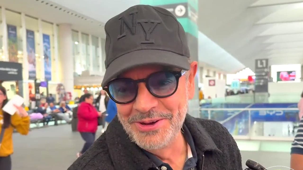 Eugenio Derbez recuerda que fue a un show vestido de mujer