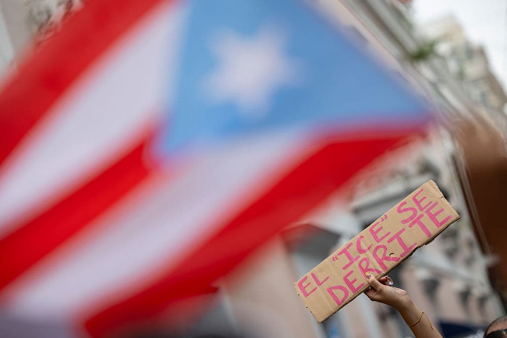 Protestan en San Juan por aumento de detenciones migratorias y políticas de Donald Trump
