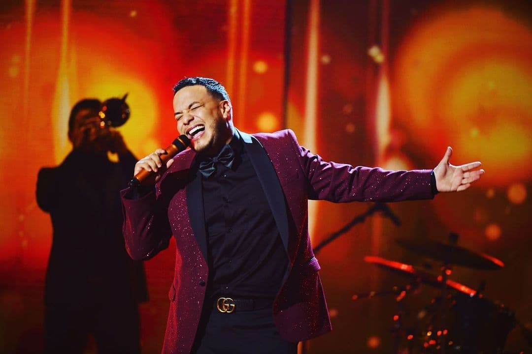 La carrera como cantante de Lorenzo Méndez toma nuevamente curso tras una pausa tomada para disfrutar su faceta personal con Chiquis, su aún esposa.