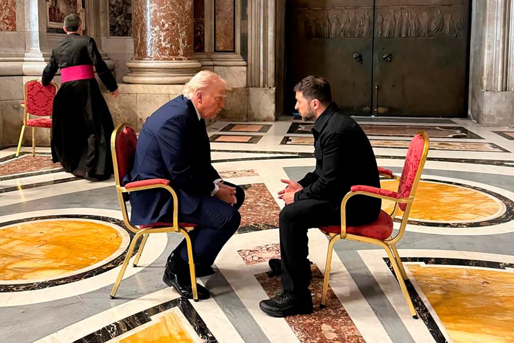 El funeral del papa facilita una reunión sorpresiva entre Trump y Zelensky