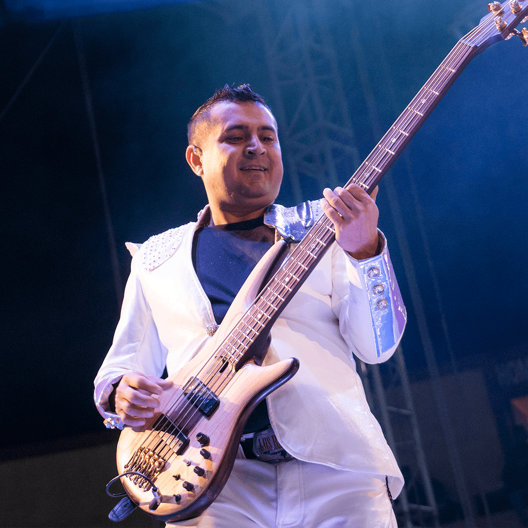 Actualmente, Los Buitres promueven el tema "Después de Ti", compuesto por Espinoza Paz.