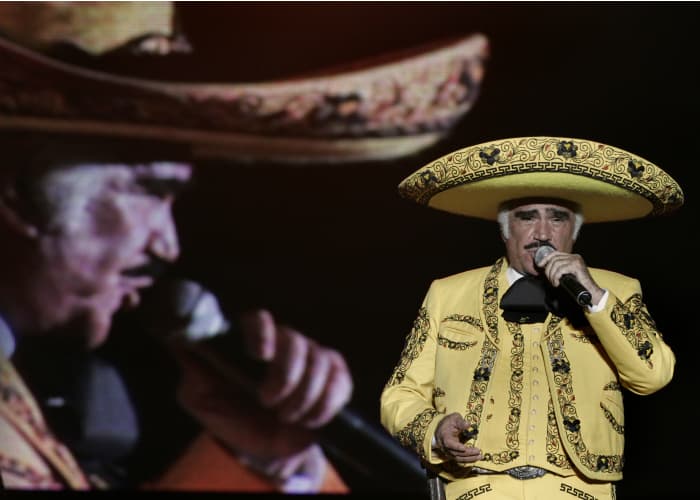 Vicente Fernández tirará el rancho por la ventana