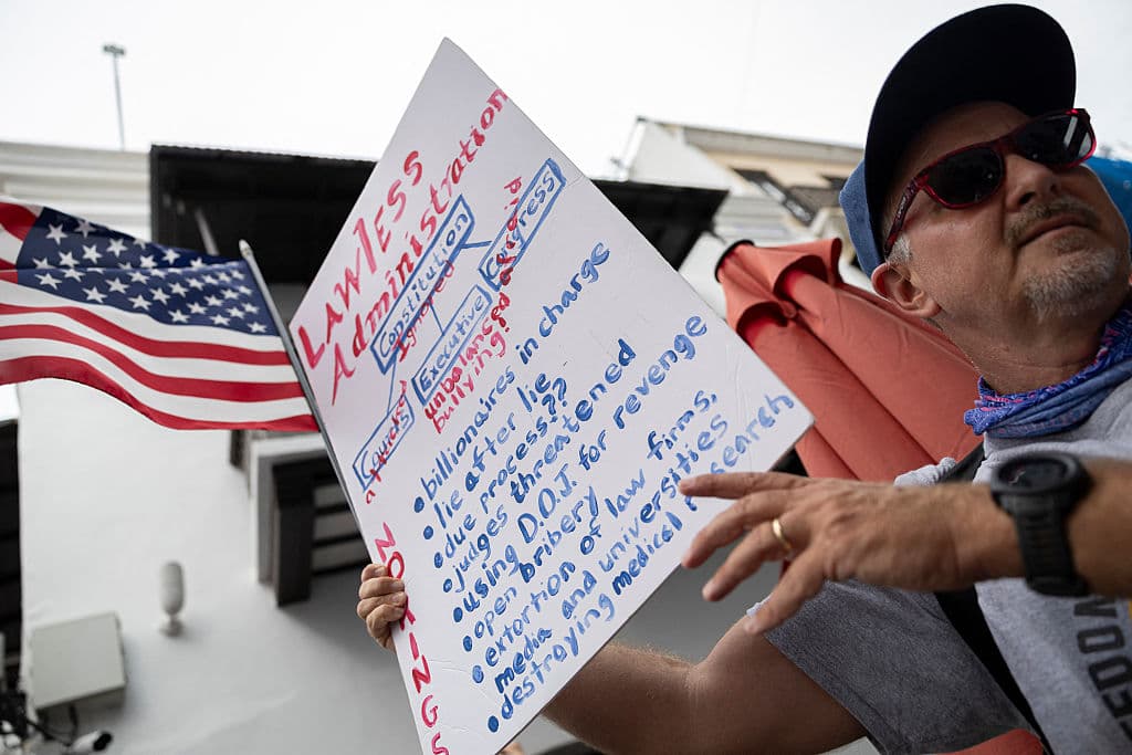 Protestan en San Juan por aumento de detenciones migratorias y políticas de Donald Trump