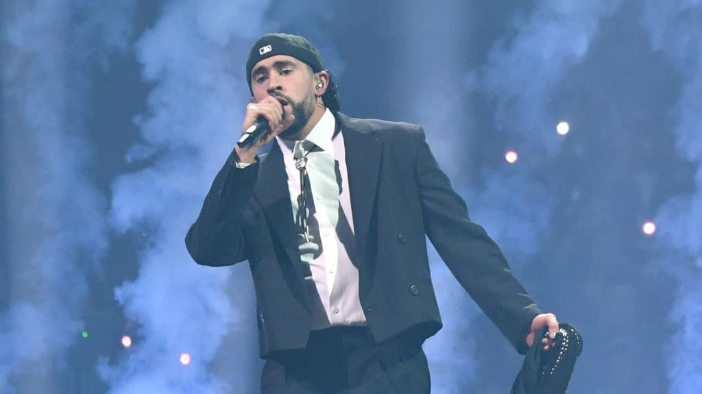 Bad Bunny paga $300,000 para cambiar la historia de Puerto Rico