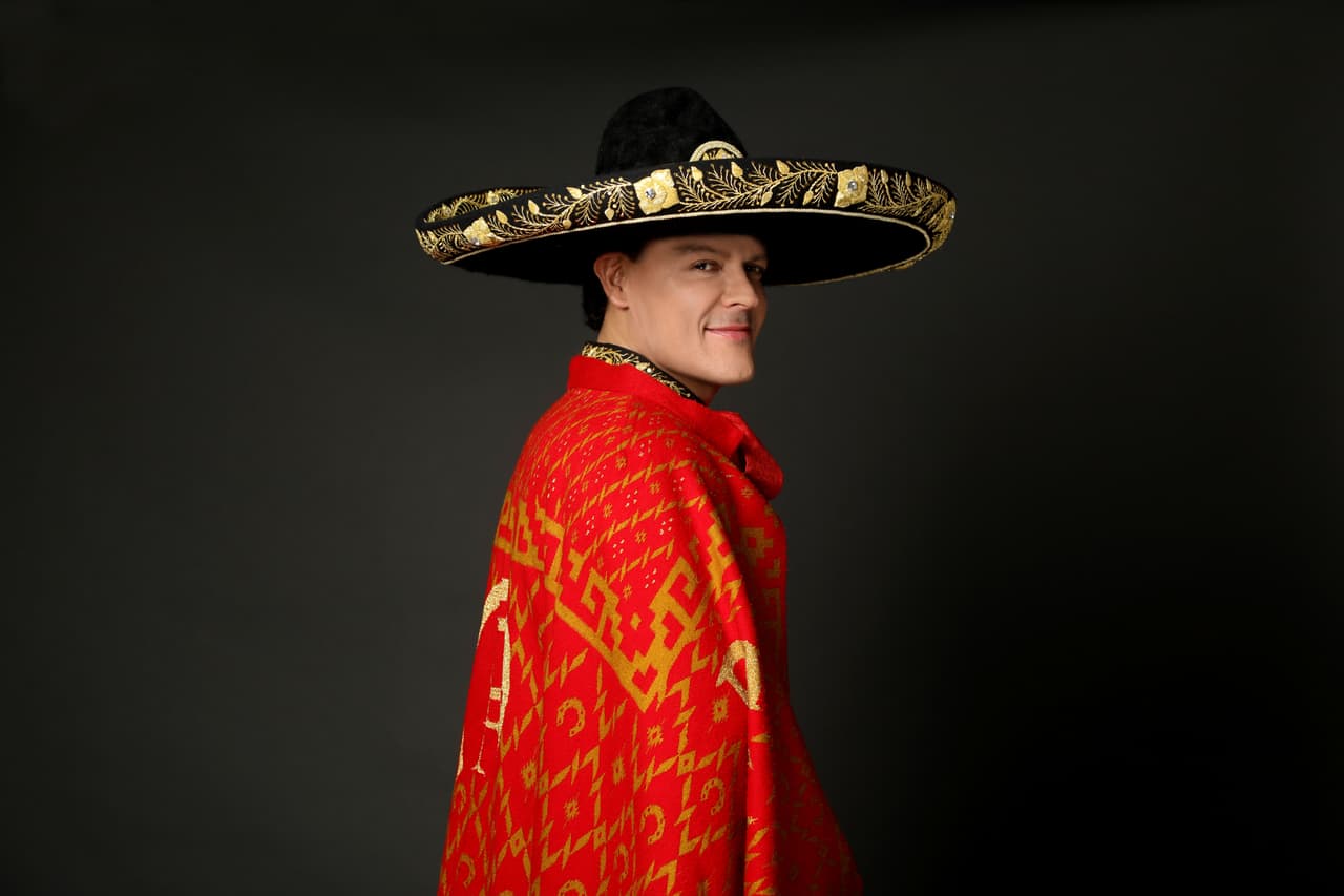 El llamado “Aventurero de América”, con una trayectoria de más de cuatro décadas, se encuentra preparando un álbum bajo su producción.