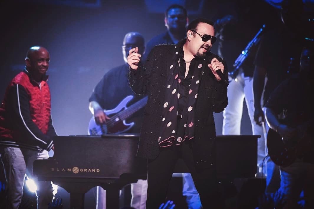 Aguilar interpretó el tema “Prometiste” en versión salsa junto a Anitta, Farruko y Prince Royce.