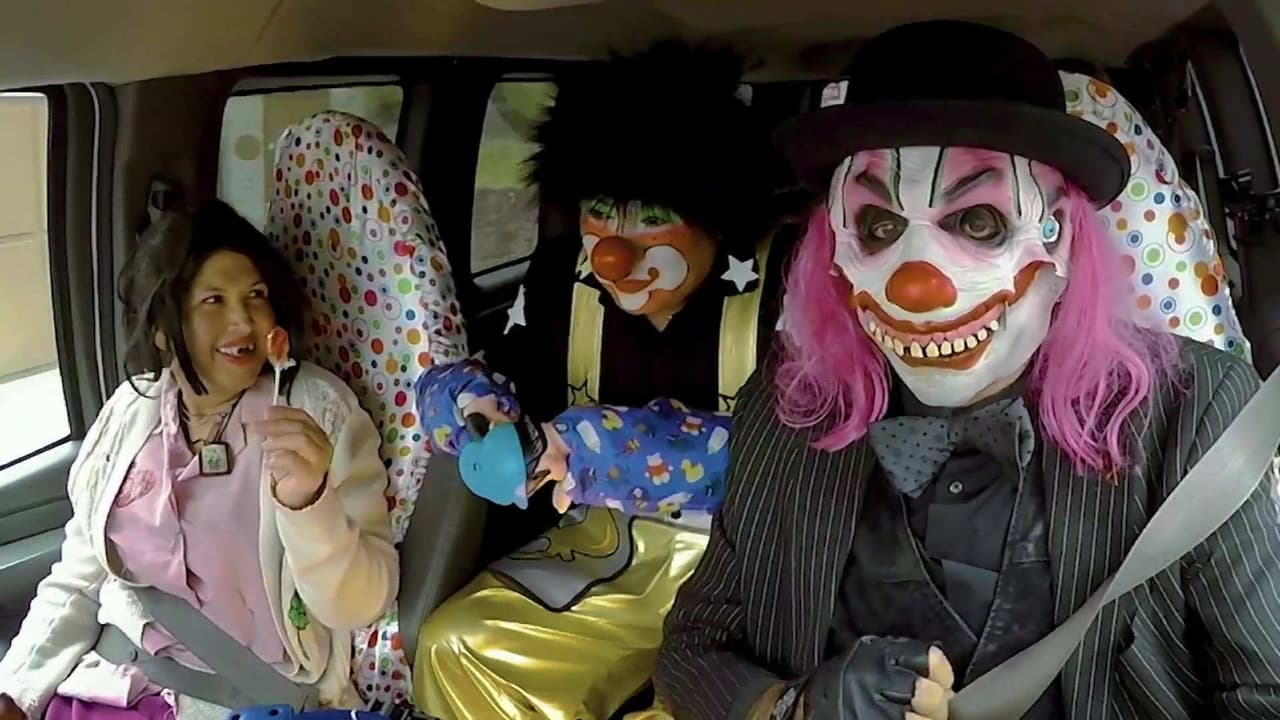 La Chupitos pide aventón al 'PayaMóvil' y Kompayaso y Chuponcito la llevan al 'spa'