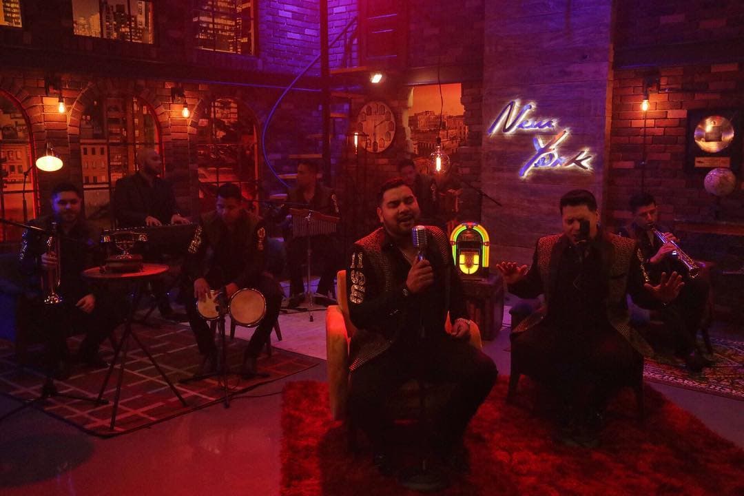 La canción, lanzada originalmente en el disco "Qué Bendición", de 2016, fue compuesta por Isidro Chavez Espinoza.
