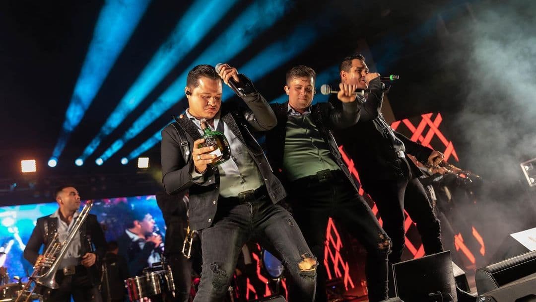 Los Recoditos y Sebastián Yatra arman versión banda de 'Tacones Rojos'
