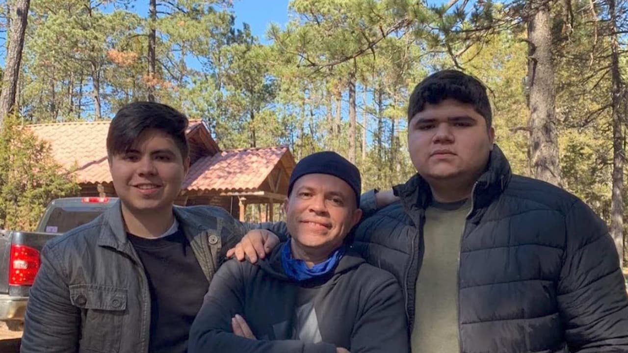 Jorge Medina se burla de que a sus hijos ‘les faltó rancho’ mientras intentan jalar al ganado