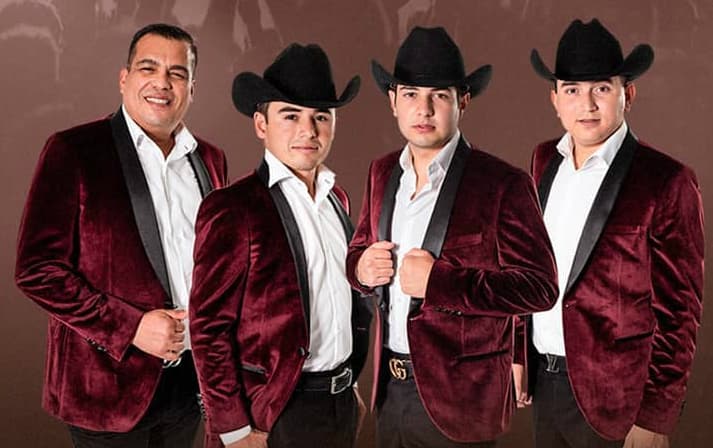 Los Plebes del Rancho de Ariel Camacho plasmarán sus huellas en una placa