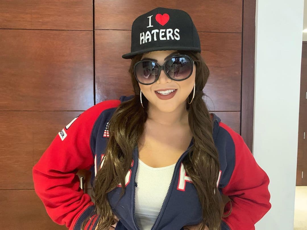 En otra de las imágenes compartidas en su cuenta oficial de Instagram, Araceli Ordaz luce una gorra con la frase "I Love Haters".