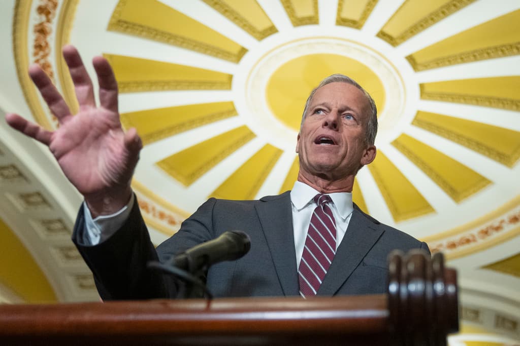 Senadores republicanos adelantan más ajustes al paquete legislativo de Trump