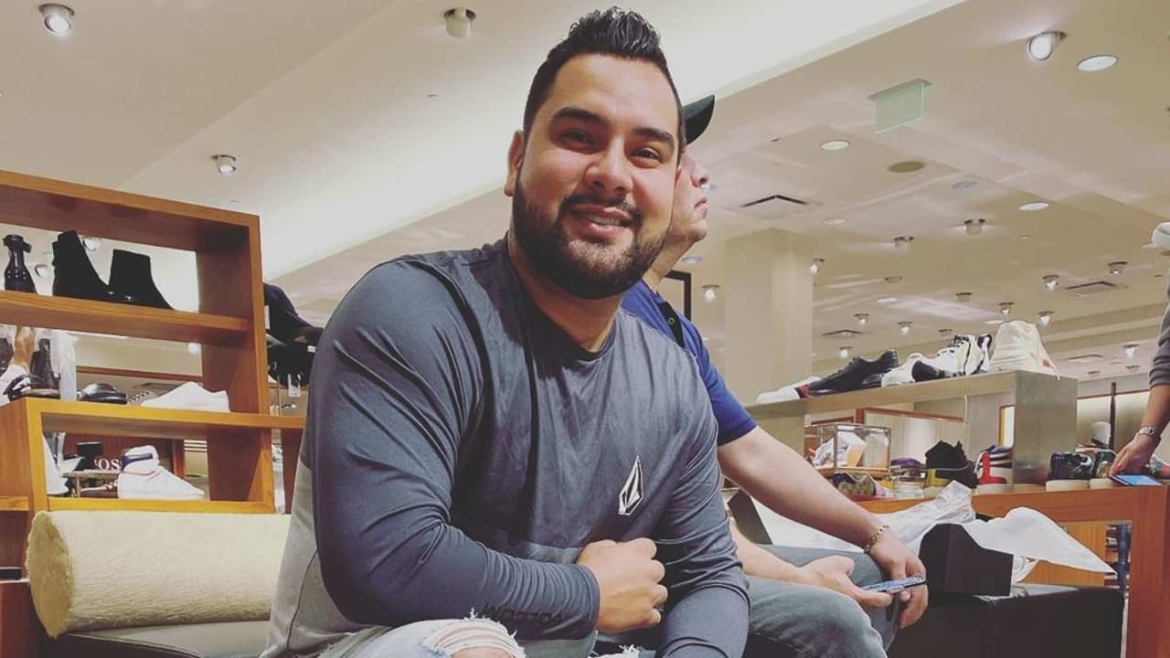 Alan Ramírez demuestra su gusto por el reggaetón de Nicky Jam
