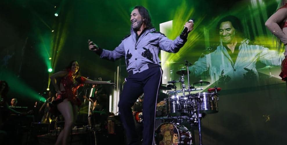 Marco Antonio Solís en concierto