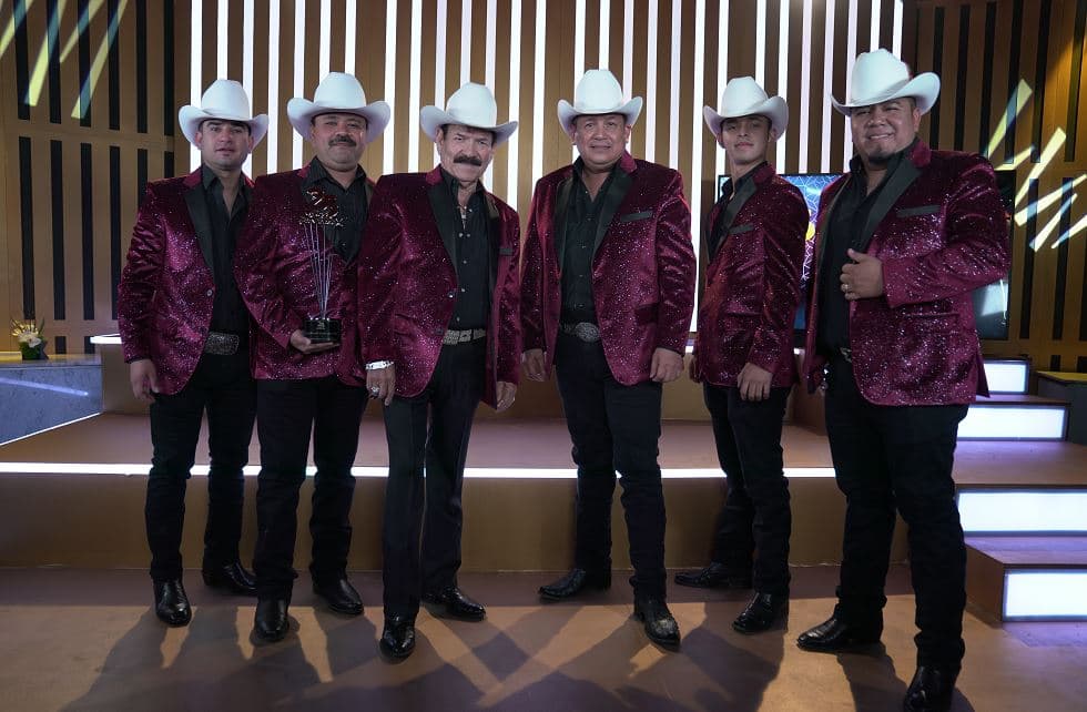 Don Chayo y sus Cardenales de Nuevo León no dejaron la oportunidad de pisar la alfombra roja de Bandamax.