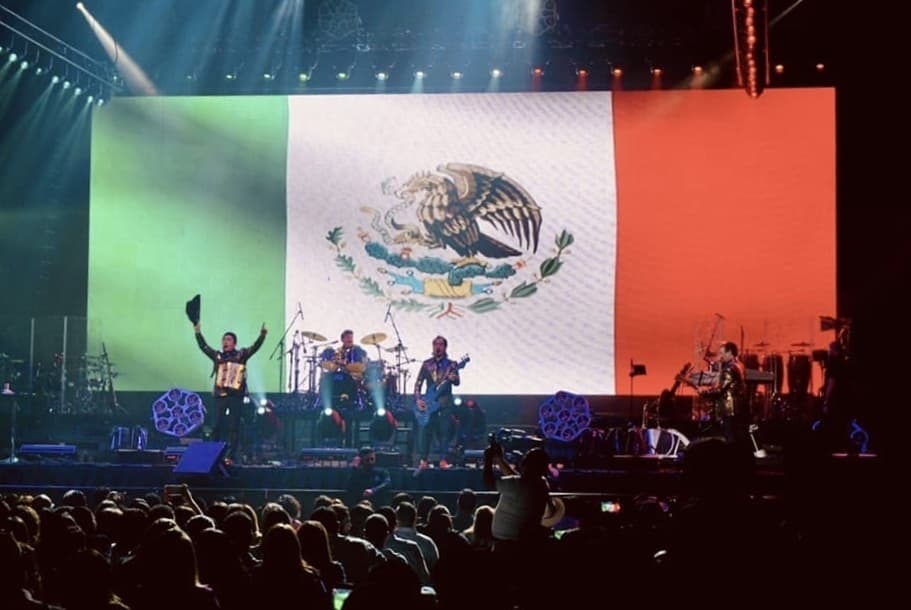 Los Tigres del Norte lanzan vinilo de colección