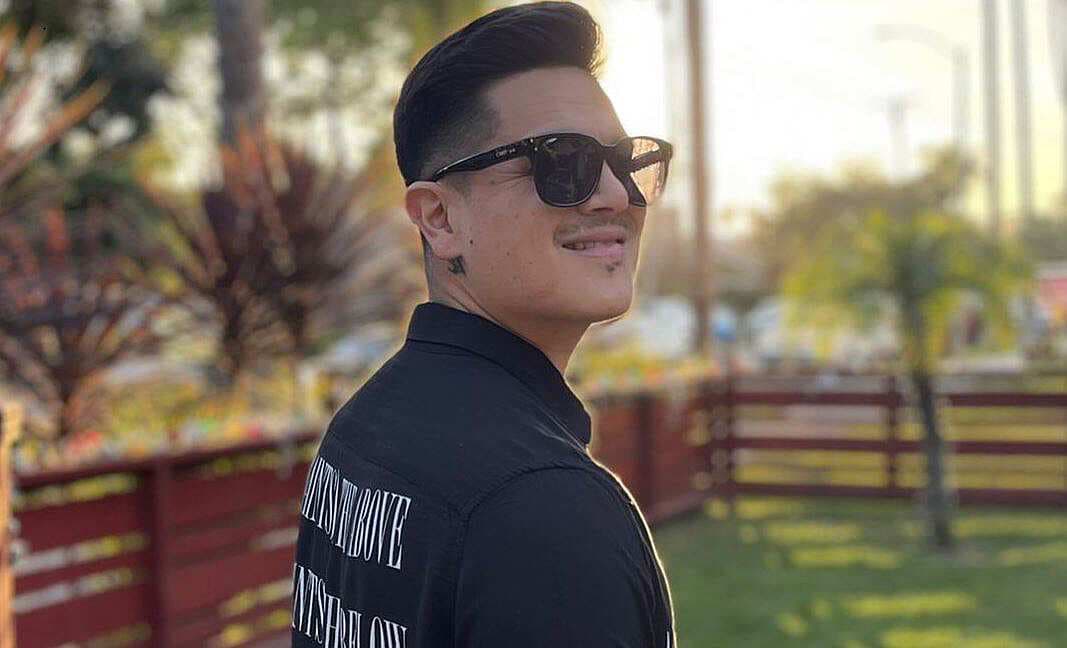 Régulo Caro ofrece detalles de 'Conflicto de Quererte' y de su disco