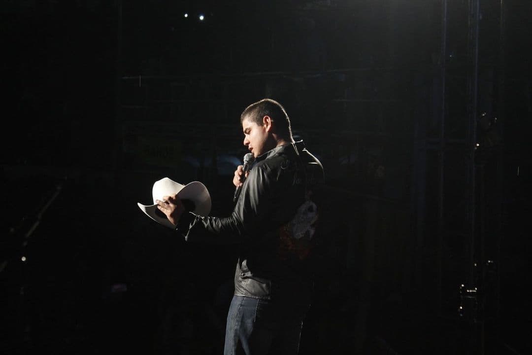 Alfredo Olivas es uno de los cantautores más importantes en la actualidad dentro del regional mexicano.