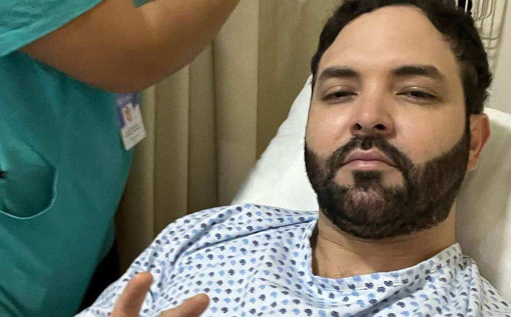 Tito León, vocalista de Código FN, fue sometido a una operación