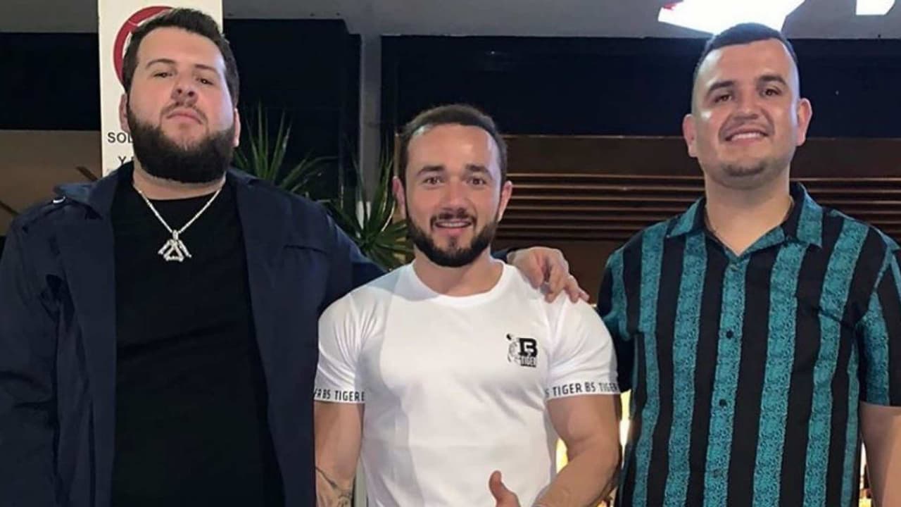 Así suena el dueto entre El Fantasma y Calibre 50