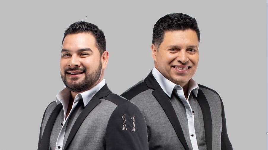 En la Final del Apertura 2020, Banda MS apoya a los Pumas de la Universidad Nacional Autónoma de México.