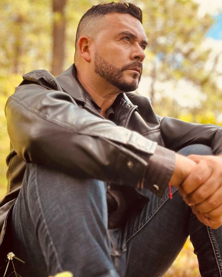Claudio Alcaraz presenta el tema ‘Hola, buenas noches’