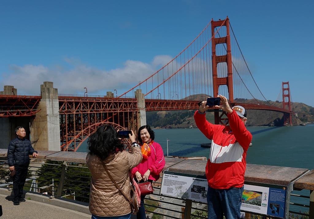 Turistas de países más afectados por los aranceles de Trump están viajando menos a EEUU, según Trivago