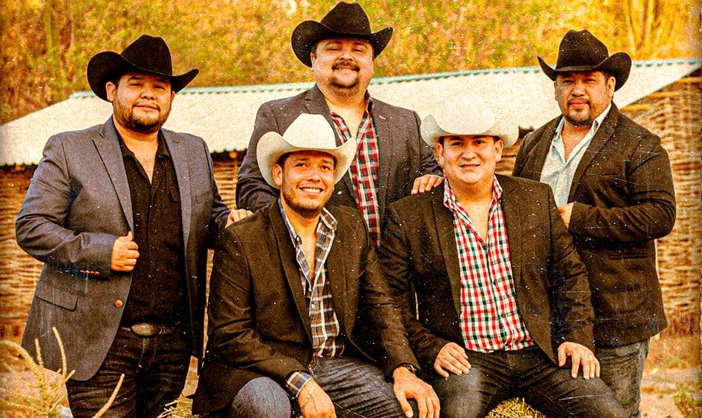 Desde muy pequeños, Dinámicos JRS se han visto influenciados por la música de sus padres, Los Dinámicos del Norte.
