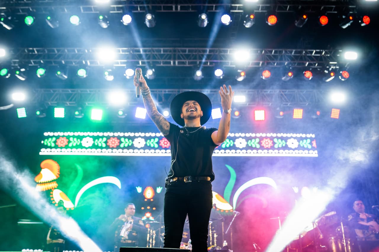 Christian Nodal se presentó con éxito en el cierre de la Feria Internacional Ganadera de Querétaro.