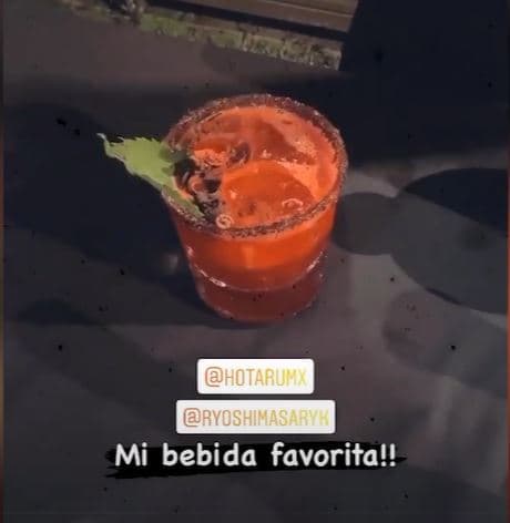 Entre bebidas, comida, música y cine, la pareja grupera disfrutó los primeros meses de noviazgo.