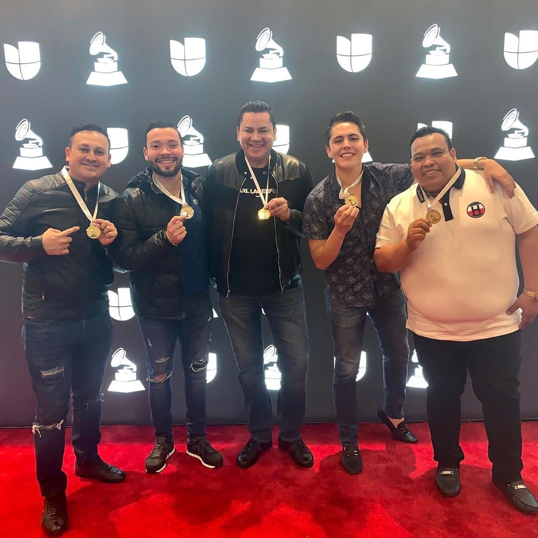 Banda Los Sebastianes quiere cerrar un año con un Grammy Latino gracias a su éxitoso "A Través Del Vaso".