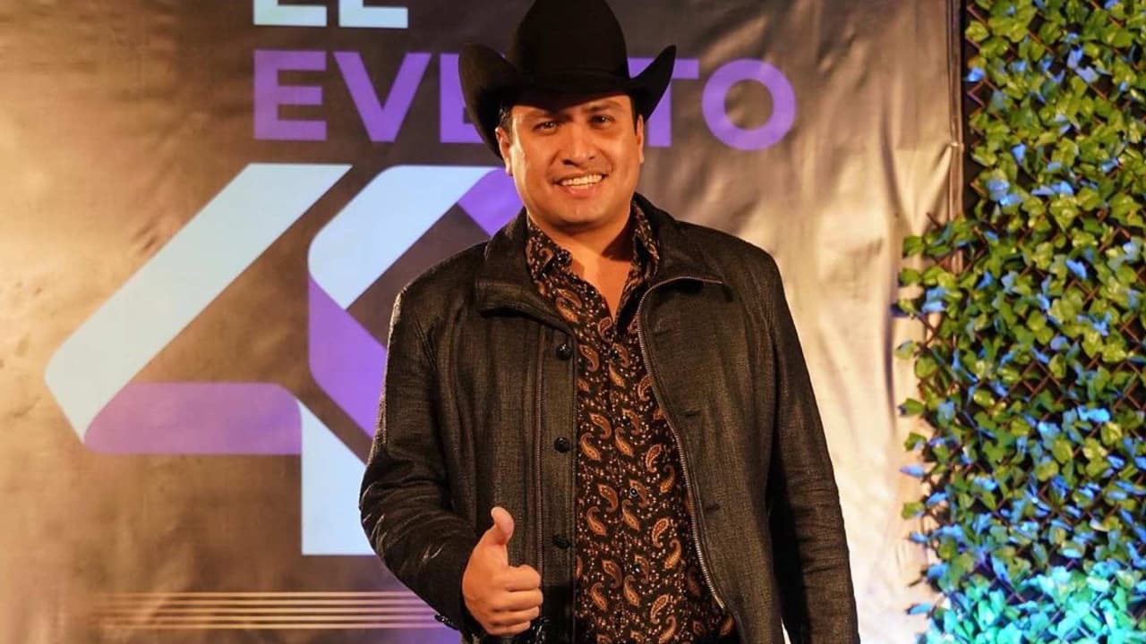 A ritmo de 'El Rey', Julión Álvarez puso a cantar a miles en el Foro Sol