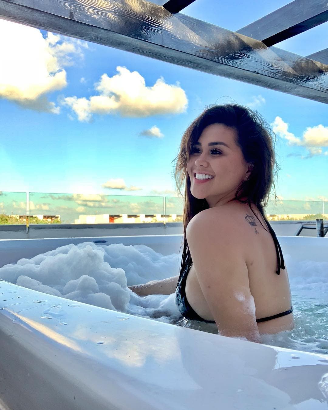 La hermana de Lapizito y Lapizín cuenta con más de 600 mil seguidores en Instagram, en la que comparte sus looks, viajes y trabajo.