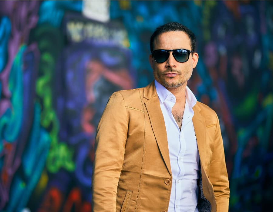 'A través del vaso' prepara Germán Montero nueva música
