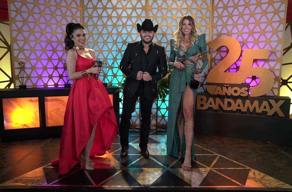 Gerardo Ortiz no podía faltar en la fiesta de los 25 Años de Bandamax.