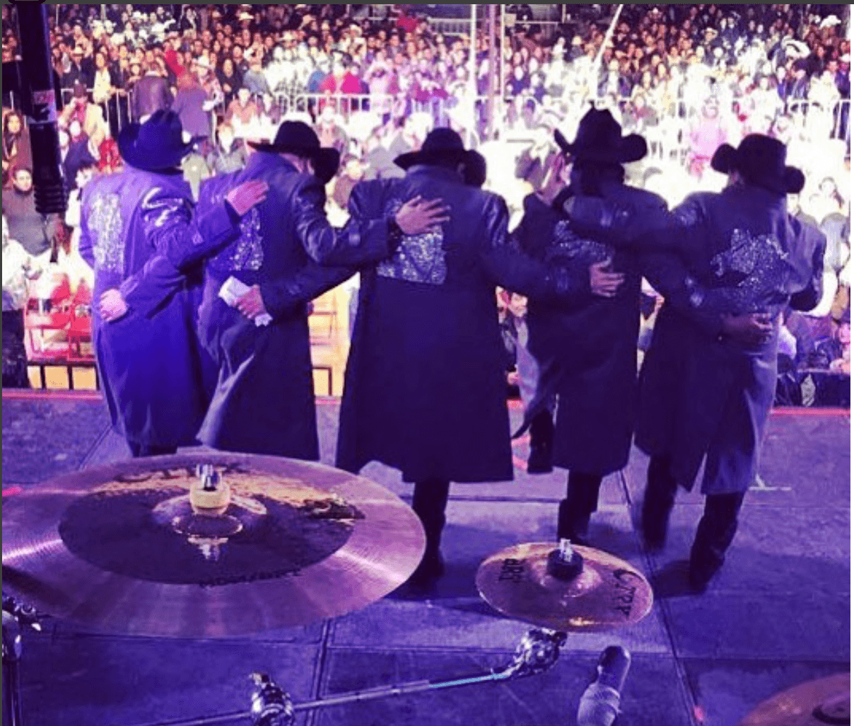 Bronco inicia con éxito gira en Estados Unidos