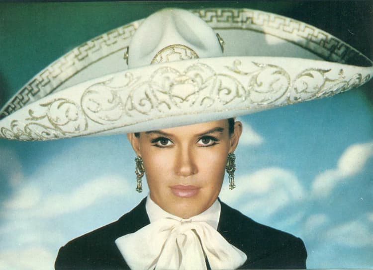 La cantante y actriz Lucha Villa se ha mantenido lejos del medio del espectáculos