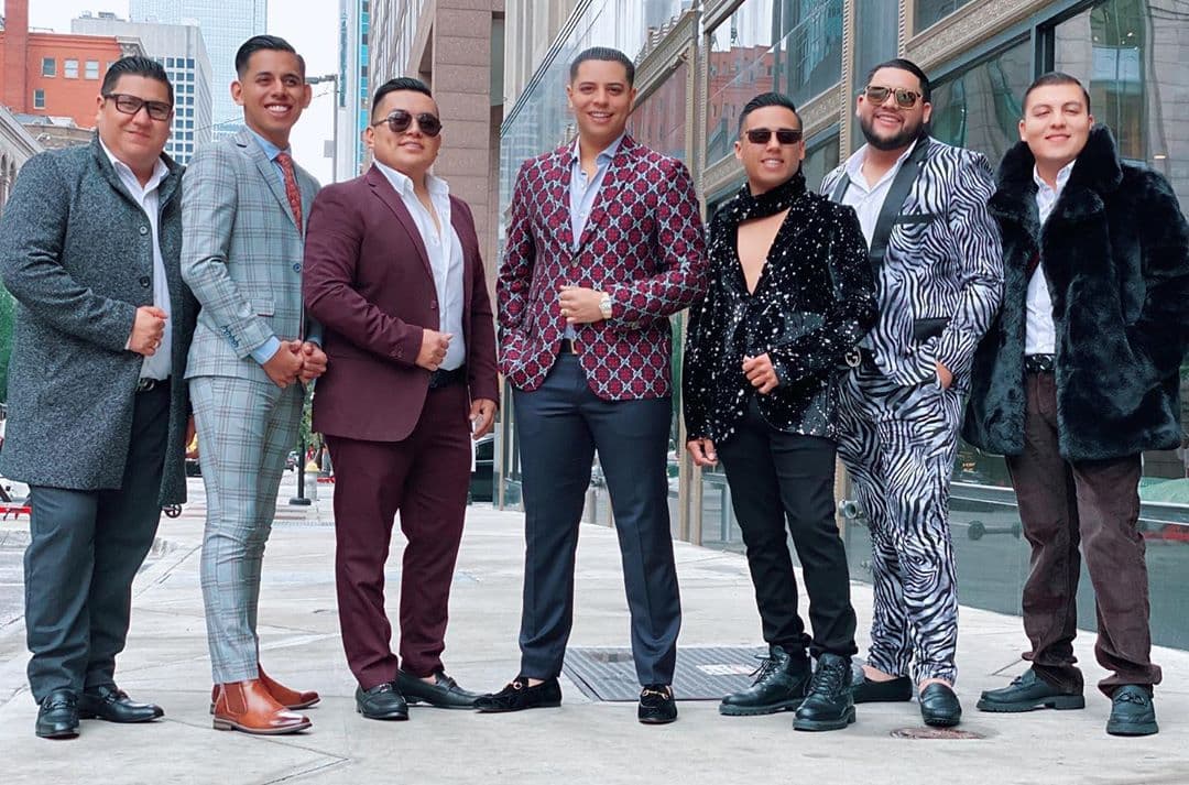 Aunque Grupo Firme tiene miembros originarios de Culiacán, Mazatlán y Nayarit, la agrupación se fundó en la ciudad de Tijuana, Baja California.