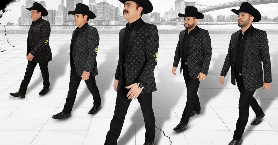 El disco "Corridos Time-Season Three. Comandante En Jefe" ya está disponible en plataformas digitales.