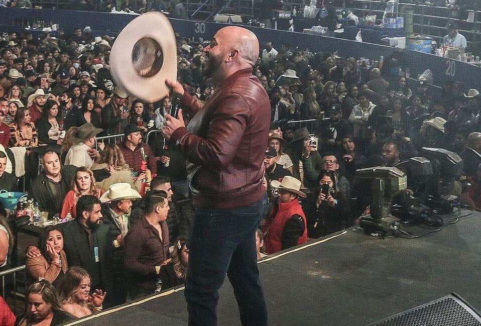 Lupillo Rivera se molestó al ser cuestionado por memes de Belinda