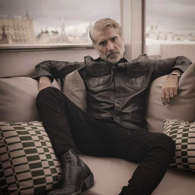 El tema formará parte del nuevo disco que el cantante lanzará a en febrero y para el que contó con las colaboraciones de autores como Christian Nodal, Luis Carlos Monroy, Jorge Massias y Chico Elizalde.